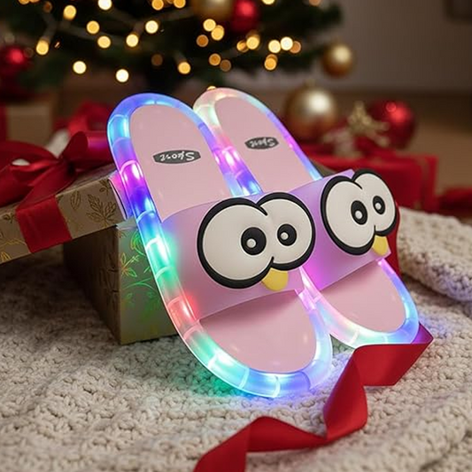 👀LED Cartoon Slippers – Vibrant Light-Up Sole & Cute Penguin Design – Flexible PVC & Easy Slip-On 🏠